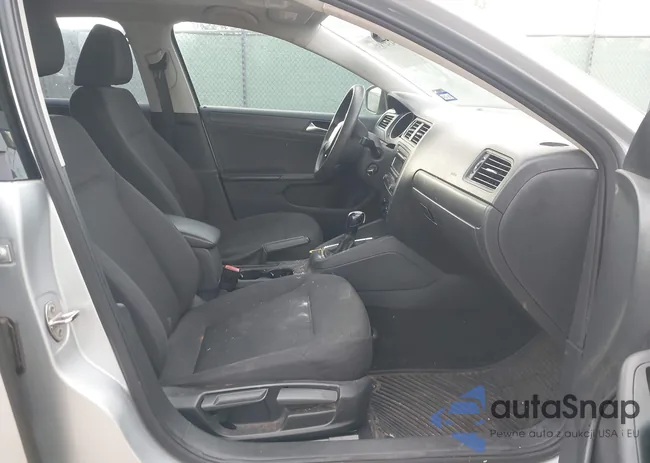 3VW2K7AJ5FM282514: 43478310