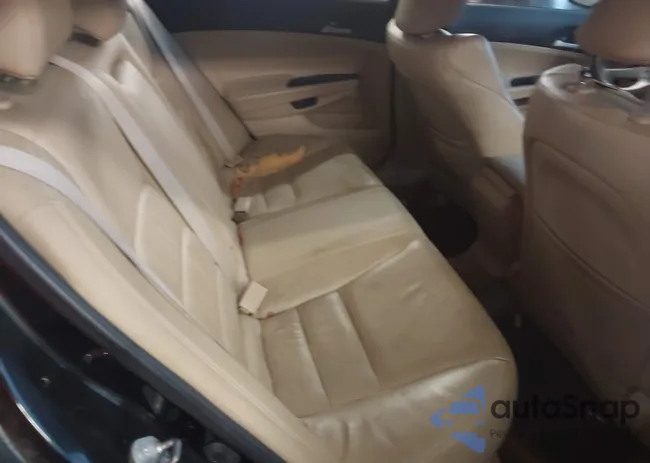 1HGCP2F63BA144964: 43480611