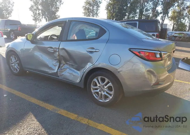 3MYDLBZV9GY102420: 43481887