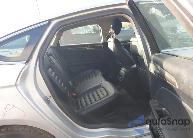 3FA6P0CD1KR237903: 43482580