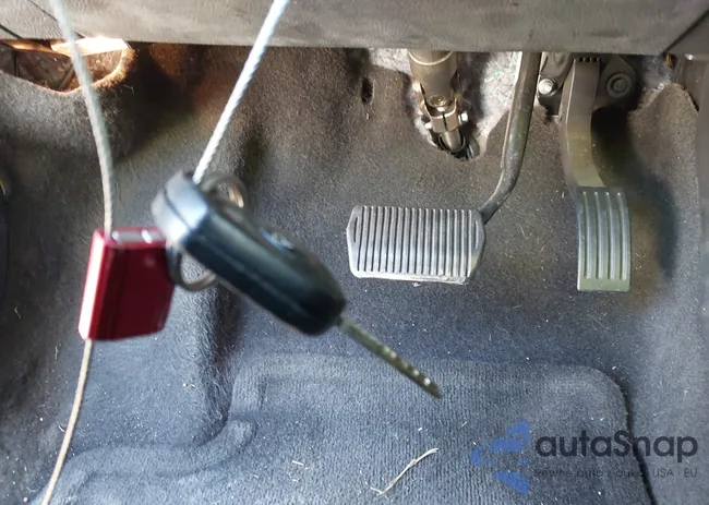 1FADP3K26JL205468: 43483046