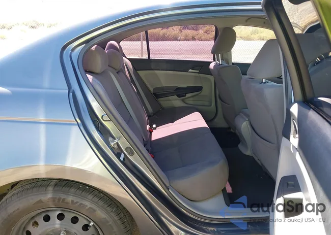 1HGCP2F43CA018426: 43482450