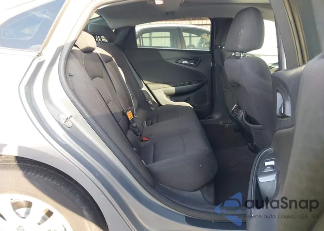 1G1ZD5ST9JF146811: 43484554