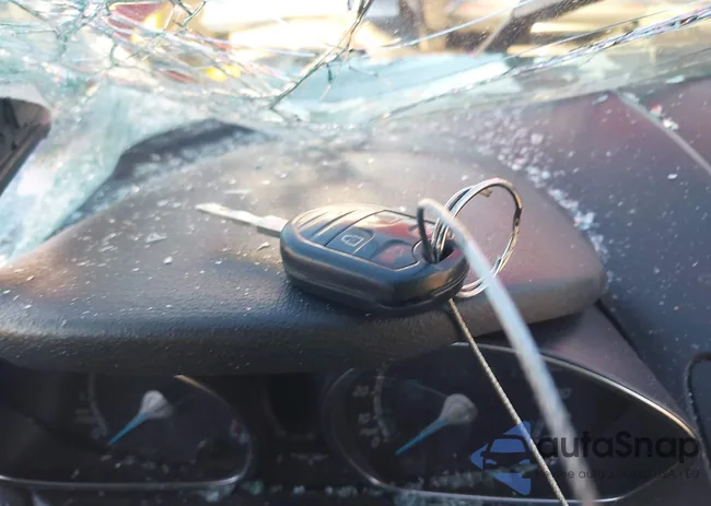 3FADP4EJ6JM107385: 43484945