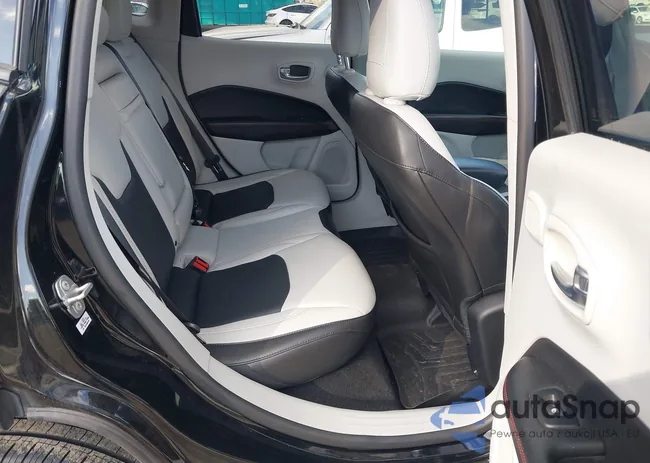 3C4NJDCB6JT372826: 43485808