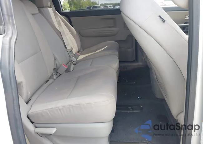 KNDMB5C11G6163213: 43485404