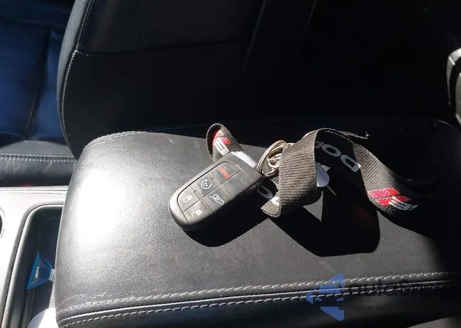 1C4SDHCT4KC675885: 43486771