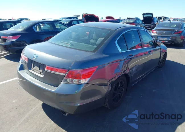 1HGCP2F30BA113306: 43486864