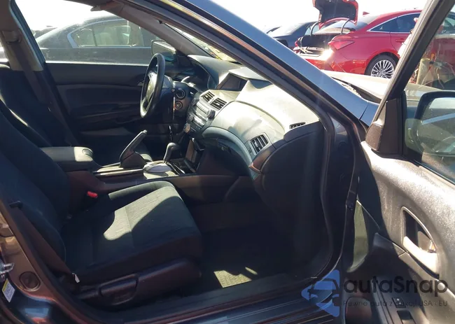 1HGCP2F30BA113306: 43486864