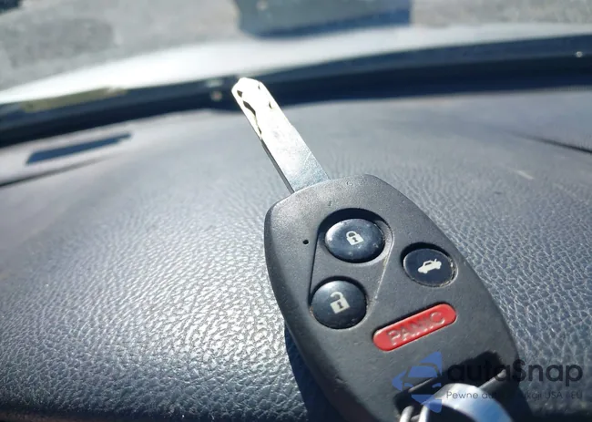 1HGCP2F37AA076317: 43486104