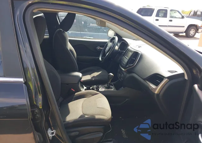 1C4PJLCB0FW549200: 43487555