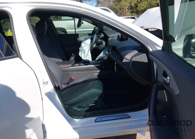 19UUB6F51SA002050: 43487633