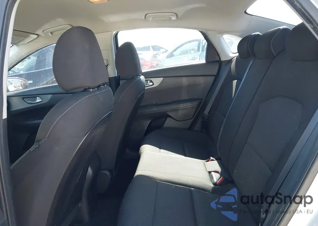 3KPF24AD3LE213386: 43487724