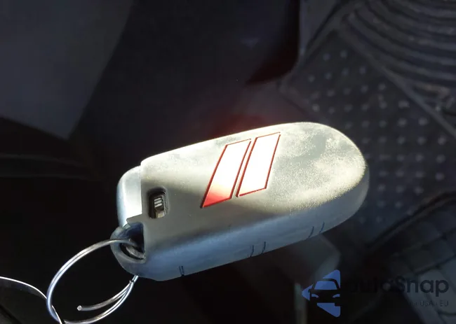 1C4RDJDG8KC833586: 43487990