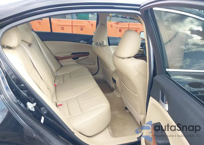 1HGCP2F8XBA028789: 43487151