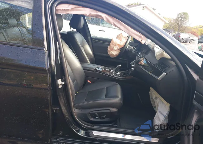 WBA5B3C57GG257955: 43489266