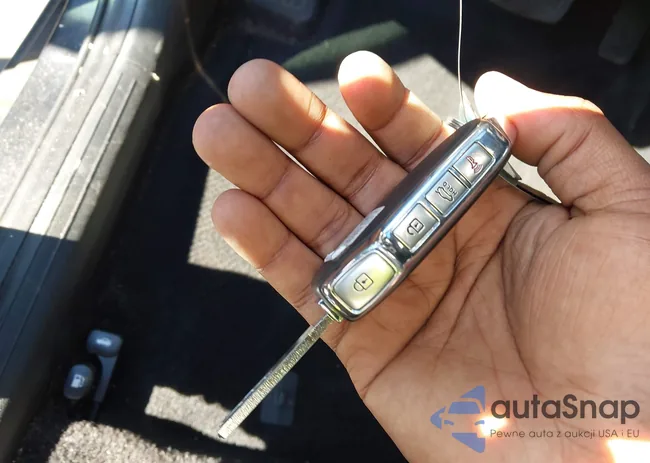 3KPF24AD9LE236042: 43490634