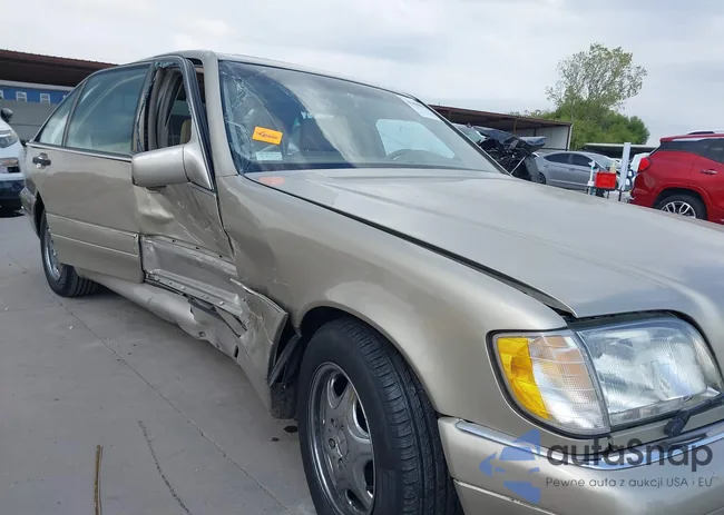 WDBGA33G9XA415553: 43490066