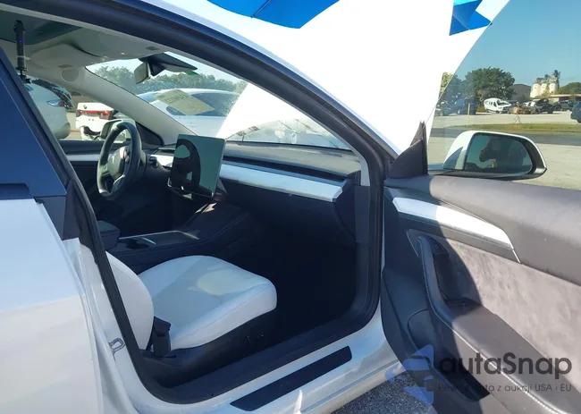 5YJ3E1EA6NF329736: 43490122