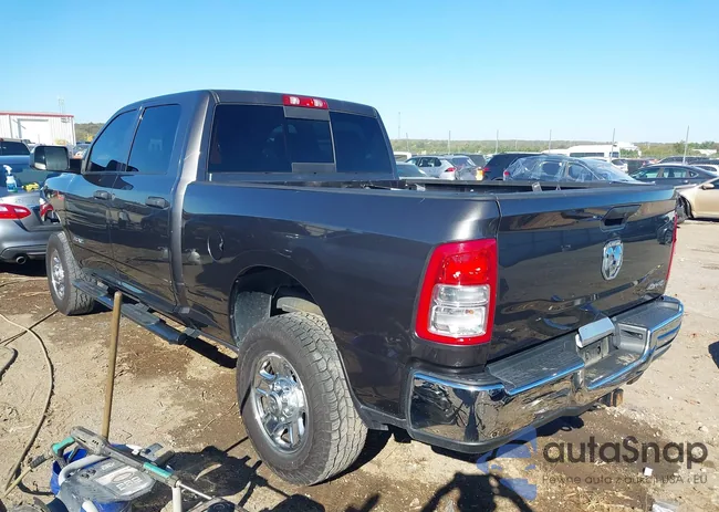 3C6UR5CJ3LG309610: 43490404