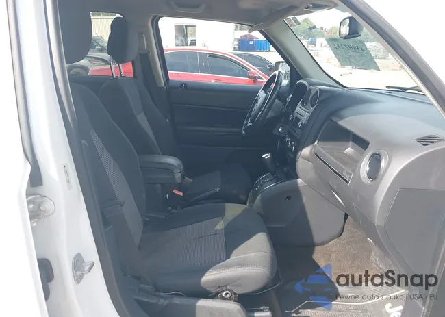 1C4NJRFB3ED816720: 43492211