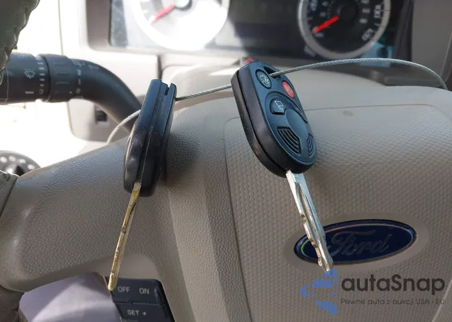 1FMCU9D7XAKD06332: 43493234