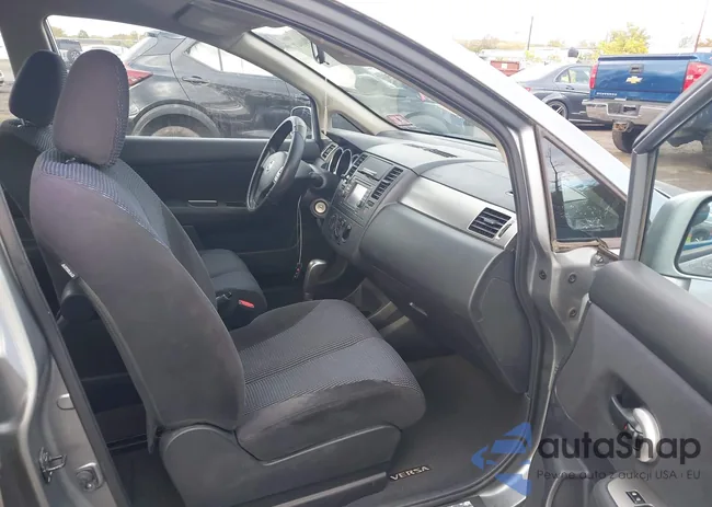 3N1BC1CP5BL372859: 43494047