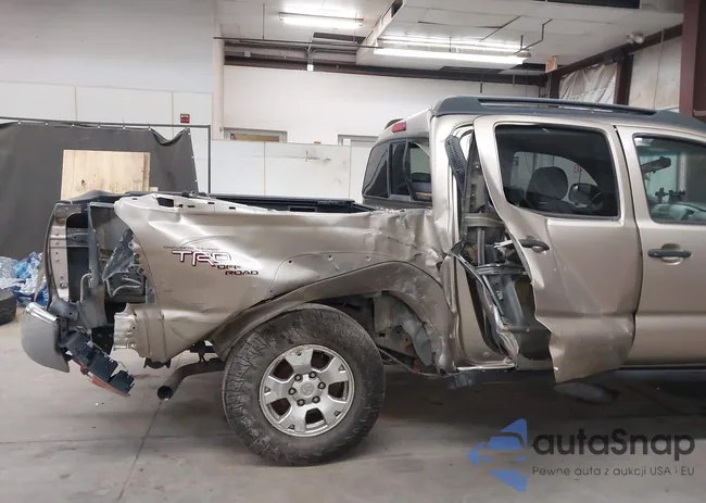 3TMLU42N18M015682: 43494152