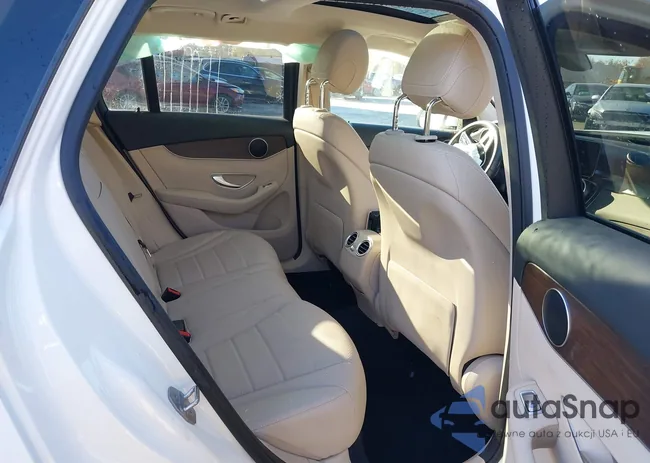 W1N0G8EB0LF756930: 43494437