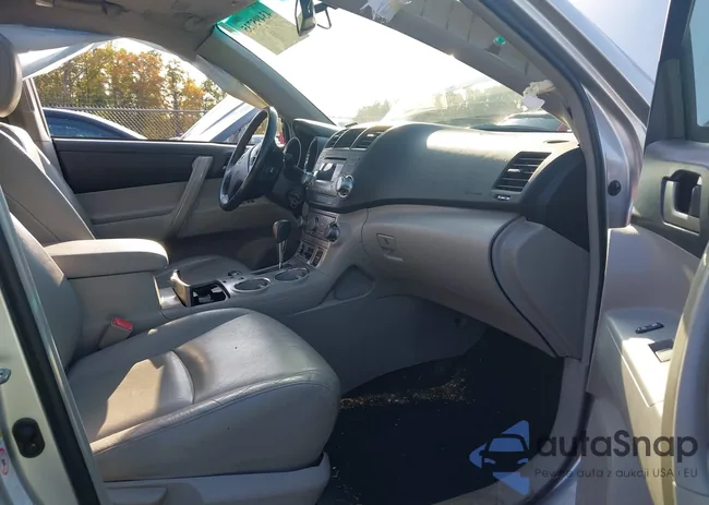 5TDBK3EH6BS044846: 43495735