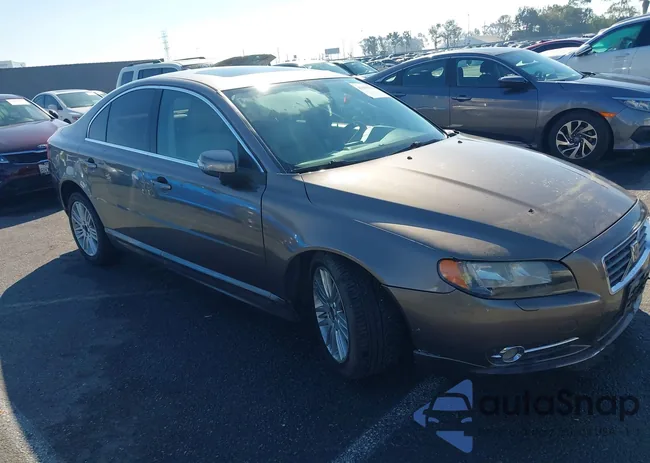 YV1AH852871043635: 43495322