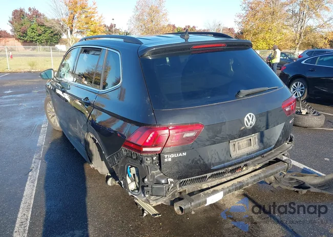 3VV2B7AX5KM184280: 43495357