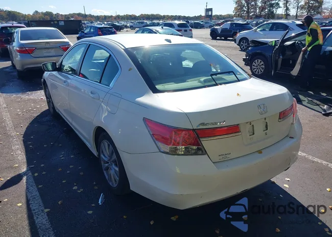 1HGCP2F83BA078823: 43496193