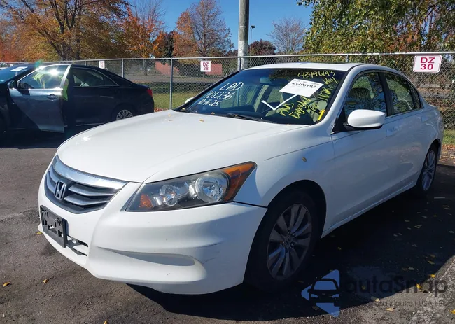 1HGCP2F83BA078823: 43496193