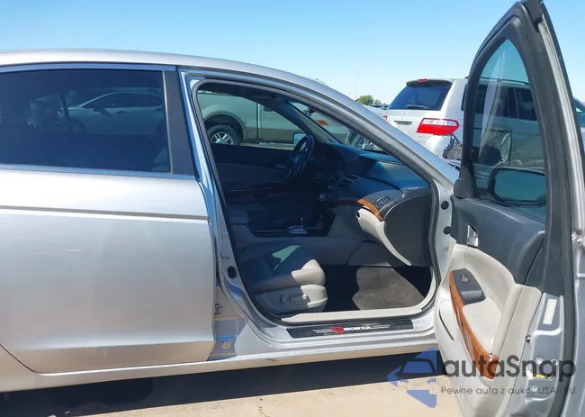 1HGCP3F89CA016690: 43496385