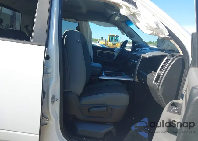 3C6RR6LT2GG288526: 43497582