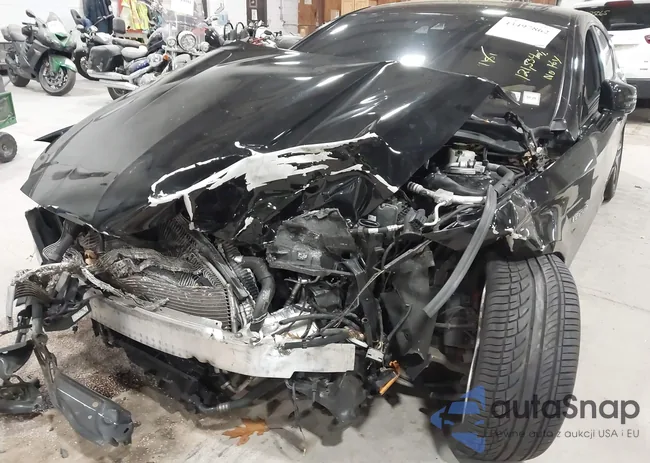 WDDLJ7EB9CA033211: 43497862