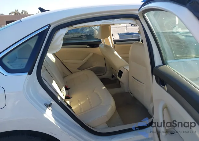 1VWBN7A37EC109960: 43497053