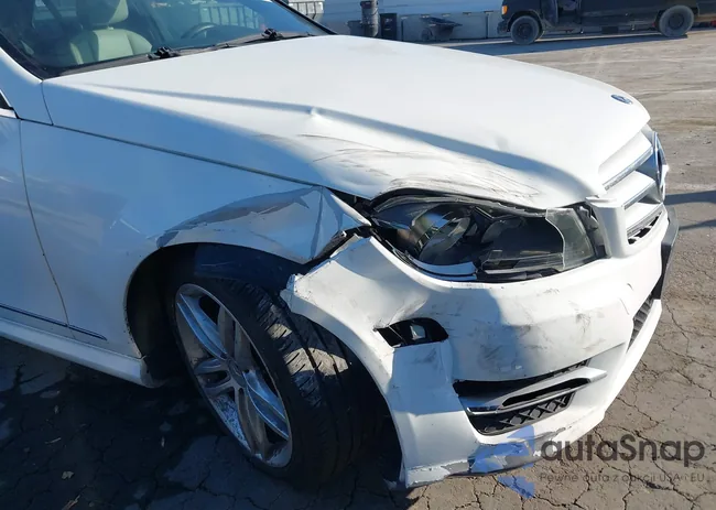 WDDGF4HB6DG017592: 43497093