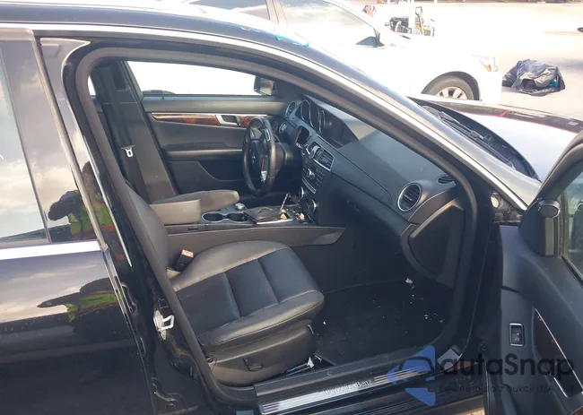 WDDGF4HB7DR276127: 43498720