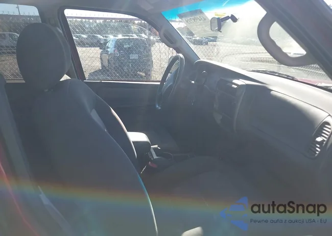 1FMZU77K84UC04504: 43498799