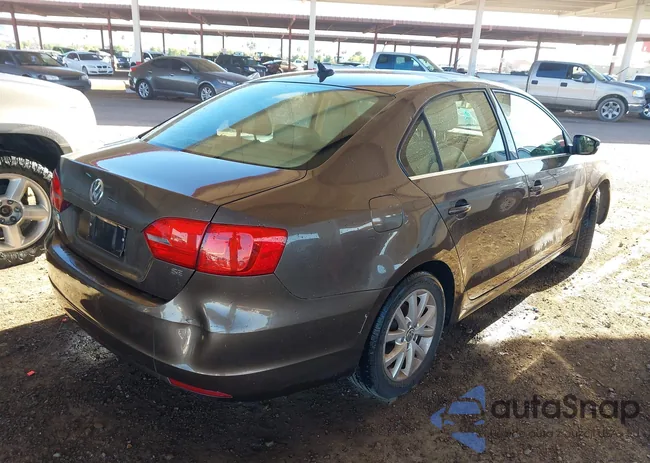 3VWD17AJ5EM354516: 43498930