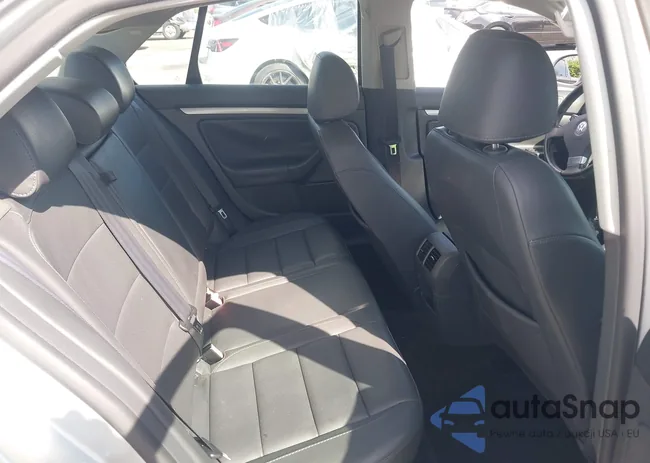 3VWRZ71K68M144258: 43498103