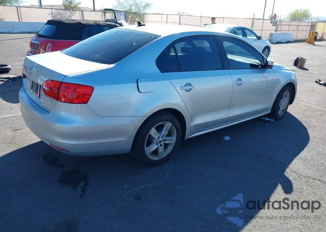 3VW3L7AJ6CM031305: 43498165