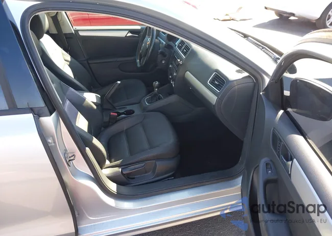 3VW3L7AJ6CM031305: 43498165