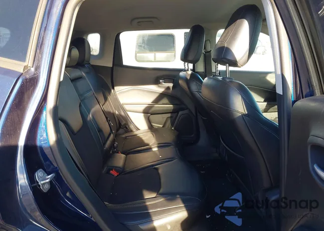 3C4NJDBB7JT176587: 43499713