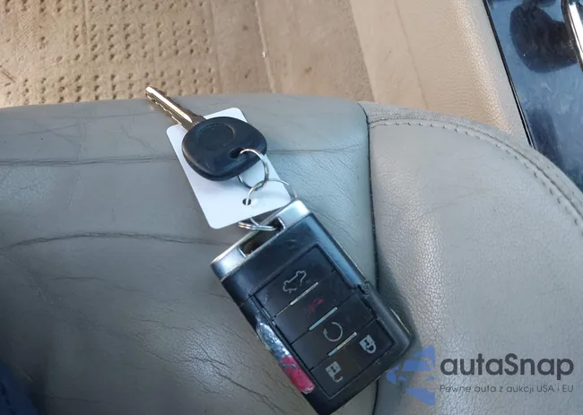 1G6KD57Y89U142823: 43499164