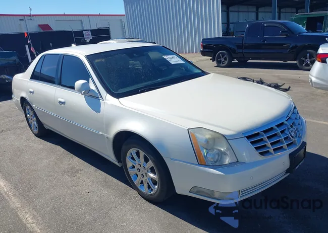 1G6KD57Y89U142823: 43499164