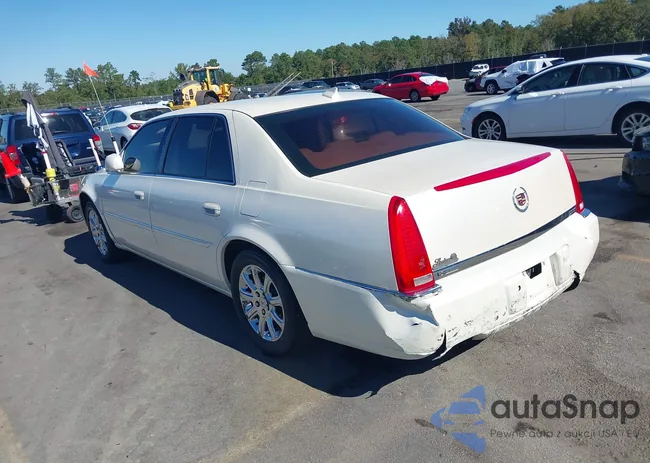 1G6KD57Y89U142823: 43499164