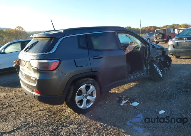 3C4NJDBB8JT176176: 43499289